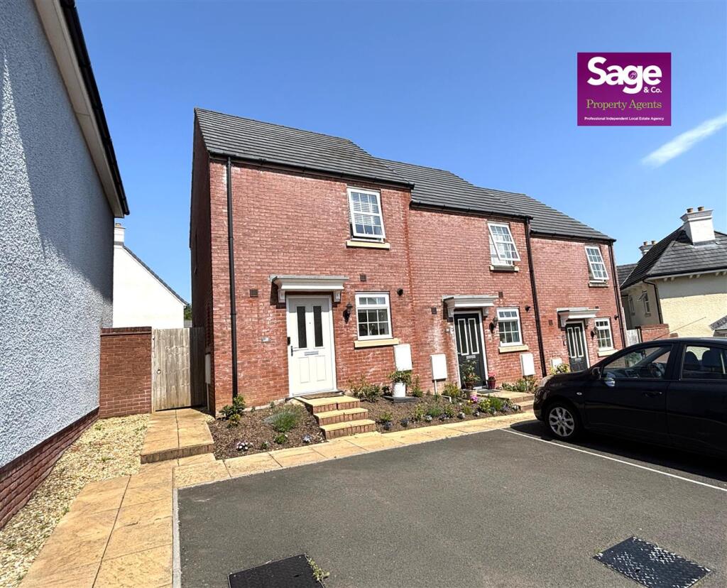 Main image of property: Cilgant Ceinwen, Pontrhydyrun, Cwmbran