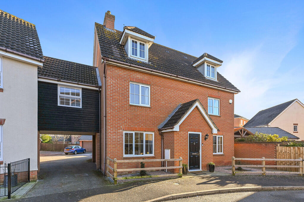5-bed detached on Lie Field Close, Braintree, £475,000