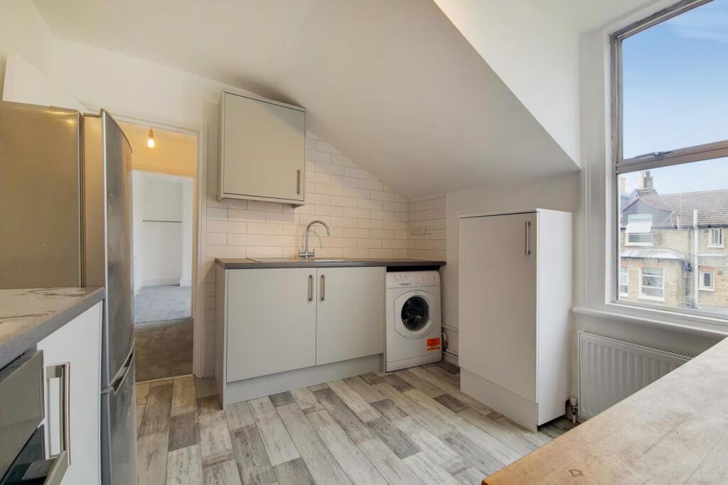 Apartment in London - More