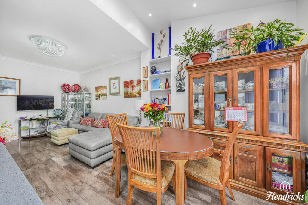 House in Southend-on-Sea - More