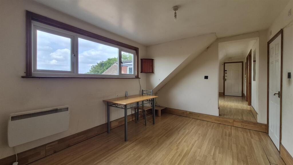 Apartment in Luton - View 4