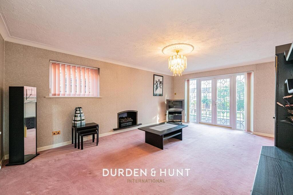 The Walk, Hornchurch, RM11 photo 2