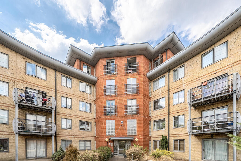 Main image of property: Jubilee Square, Reading, Berkshire