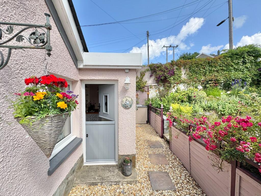 House in Cwmduad, Cynwyl Elfed - View 5