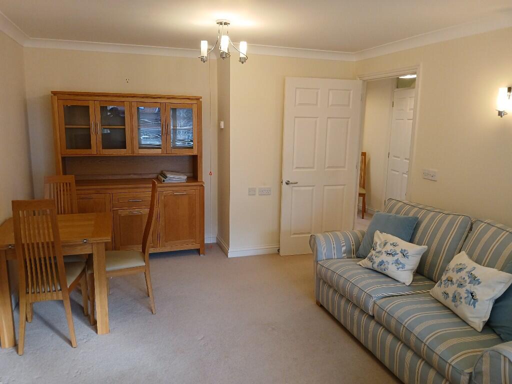 19 Queen Anne Court, Bristol Road, Quedgeley, Gloucestershire, GL2 4JY photo 4