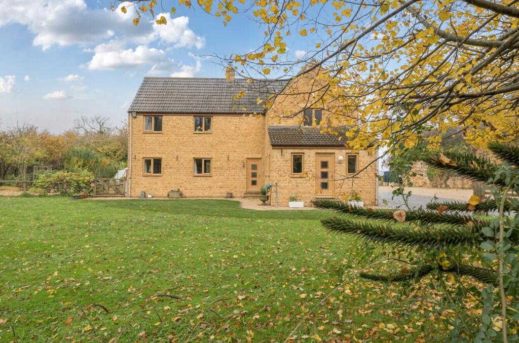 Main image of property: Lime Kiln Lane, Castle Cary, Somerset, BA7 7NX