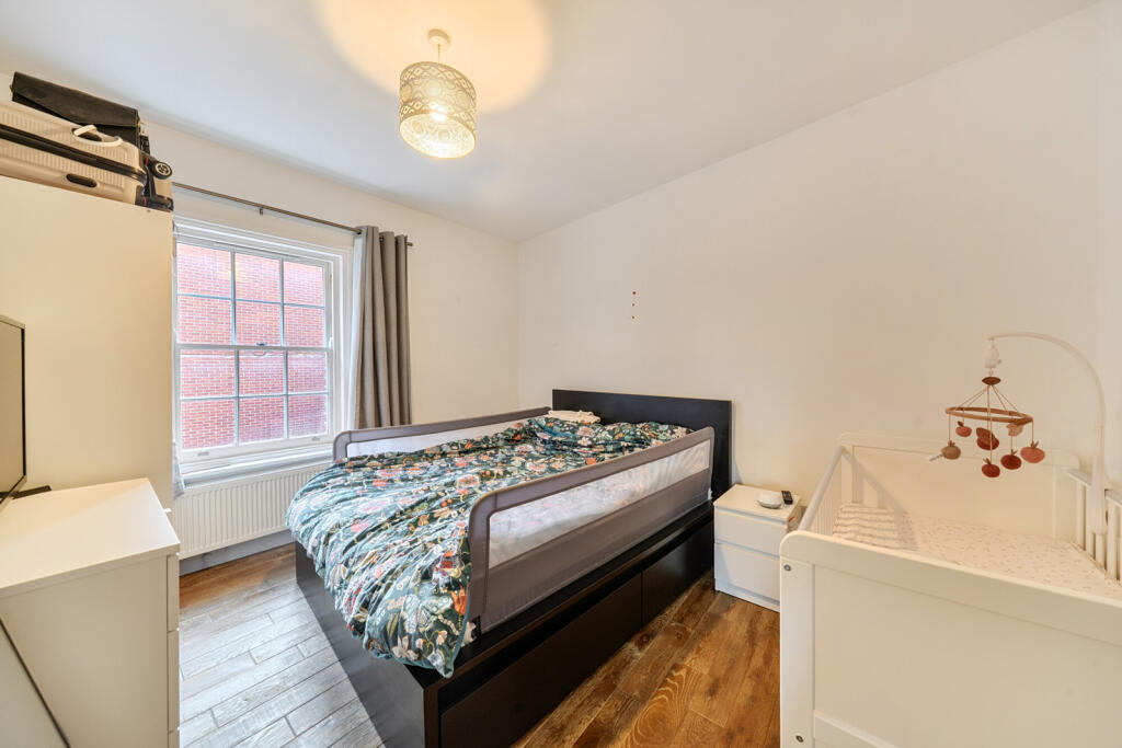 Apartment in London, Dacre Park Estate, Blackheath - View 5