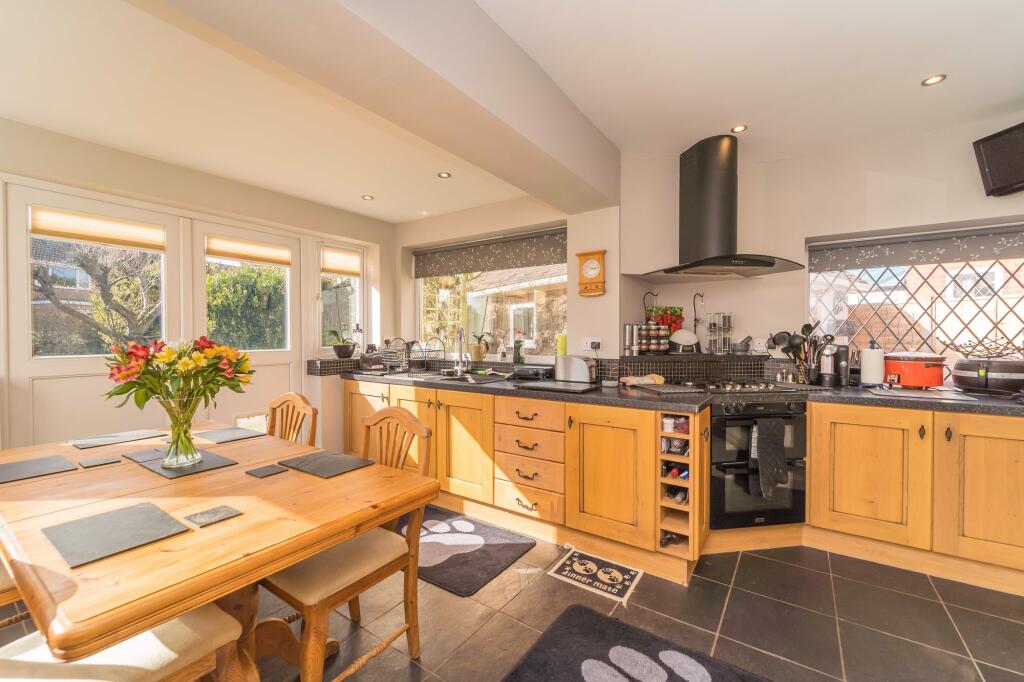 Meadow Road, Albrighton, WV7 photo 3