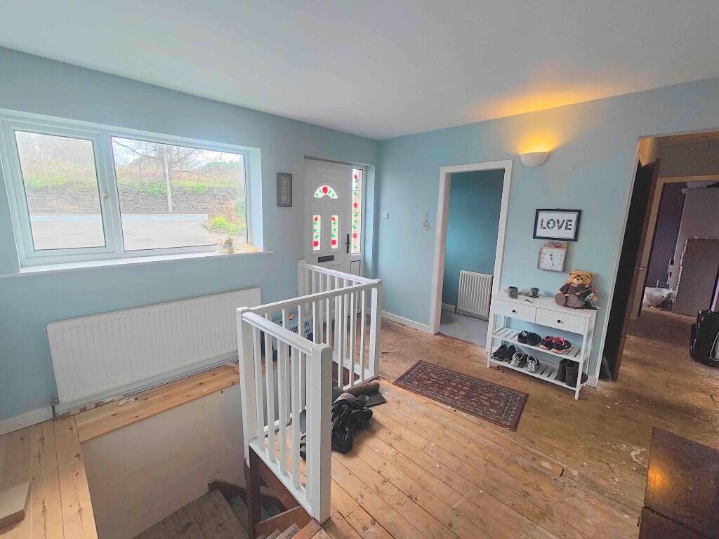 Wood View, 7 Church Lane, Southowram, HX3 9TD photo 4