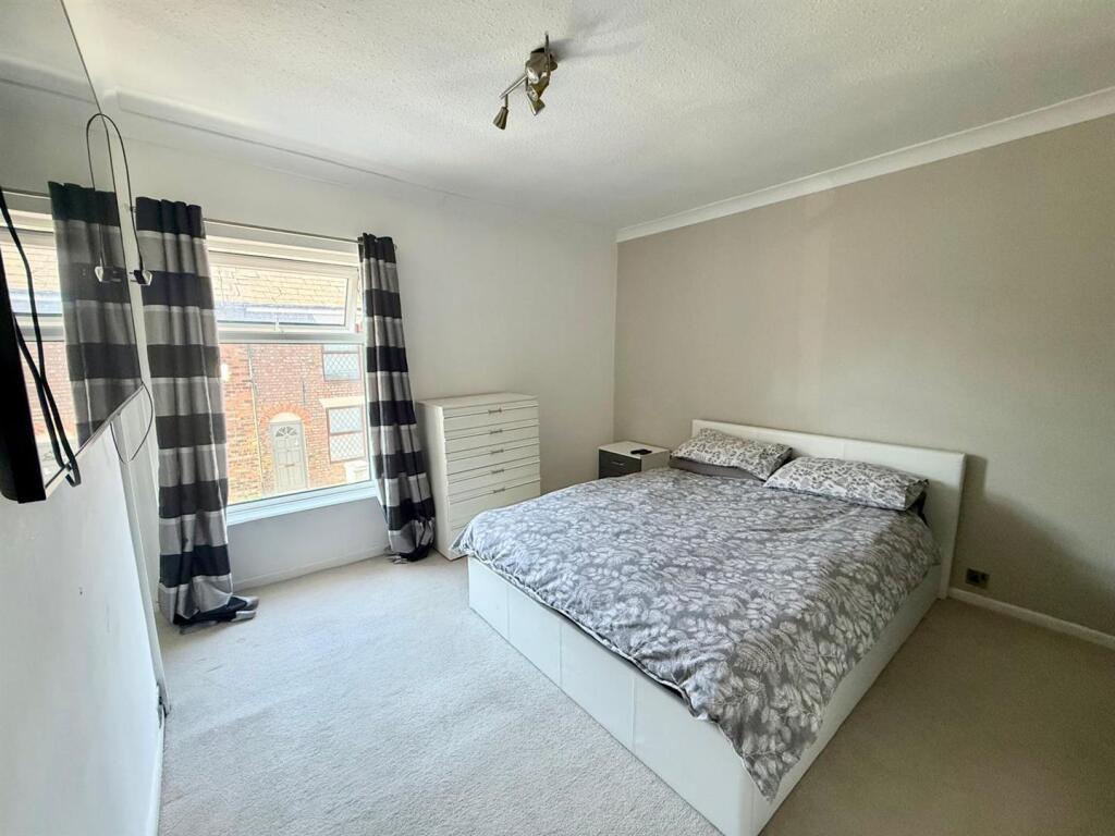 House in Macclesfield, Moss Rose - View 5