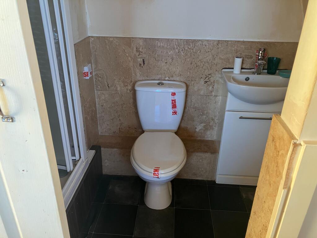 Apartment in Wakefield - More