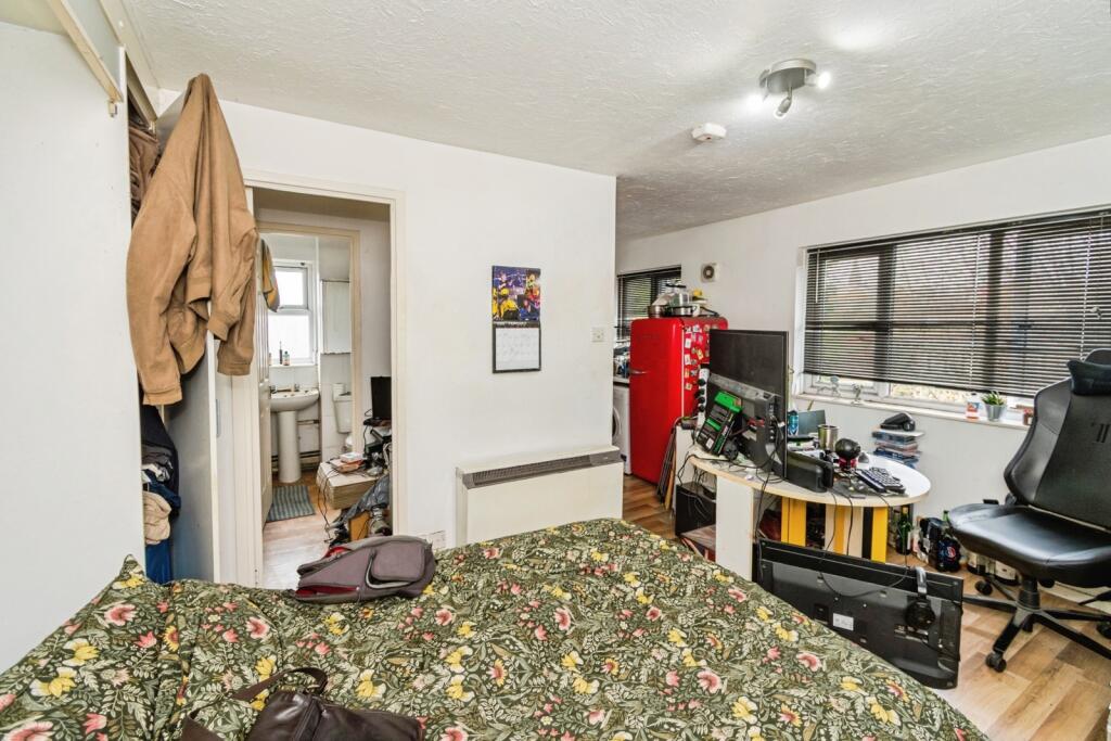 Captains Place, Southampton, Hampshire, SO14 photo 3
