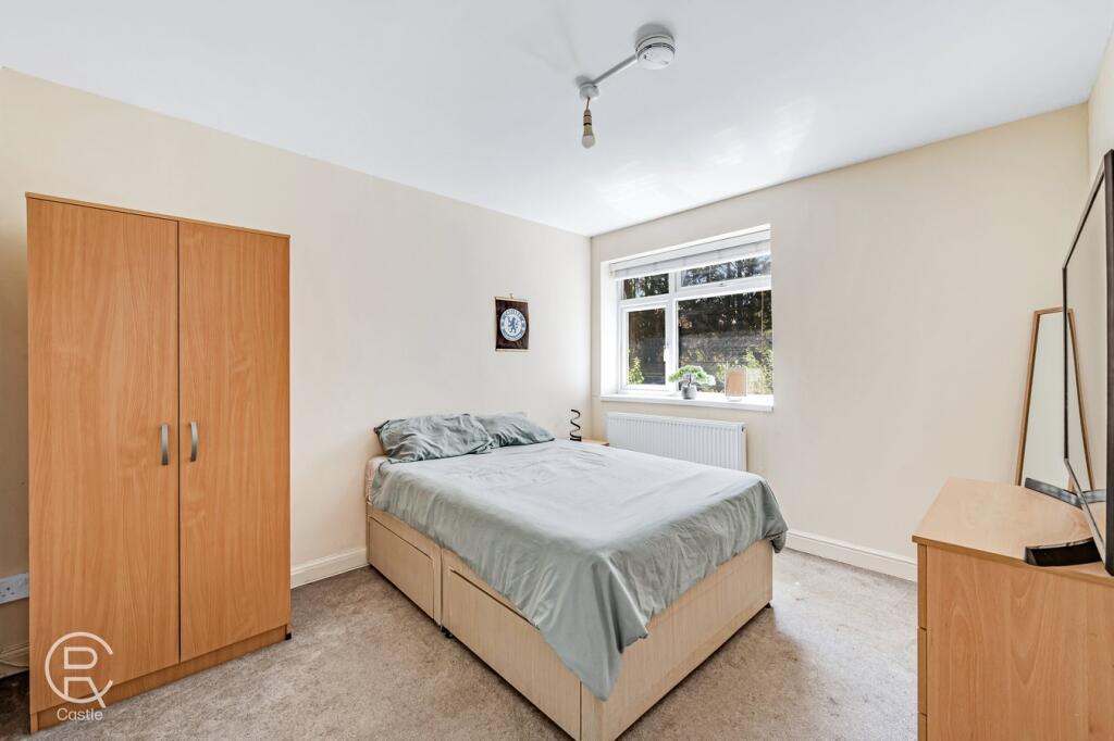 Connell Crescent, London, W5 - View 6