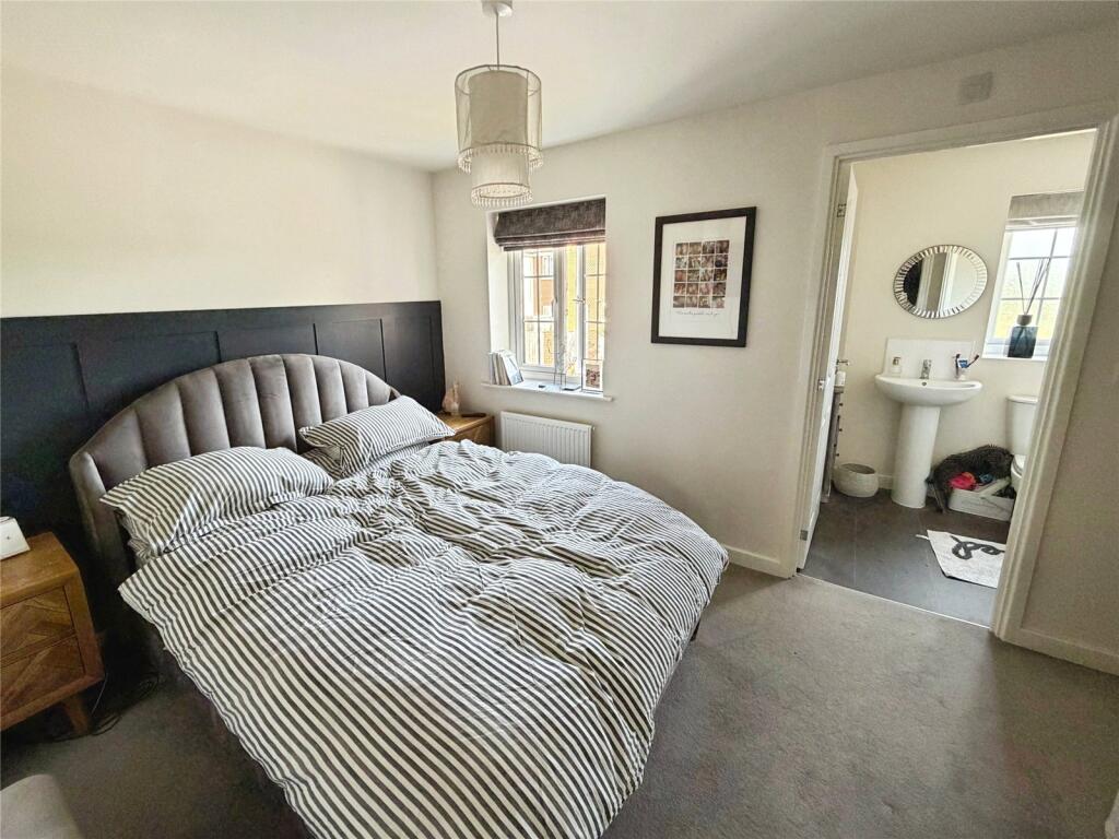 House in Doncaster, Woodlands - View 4