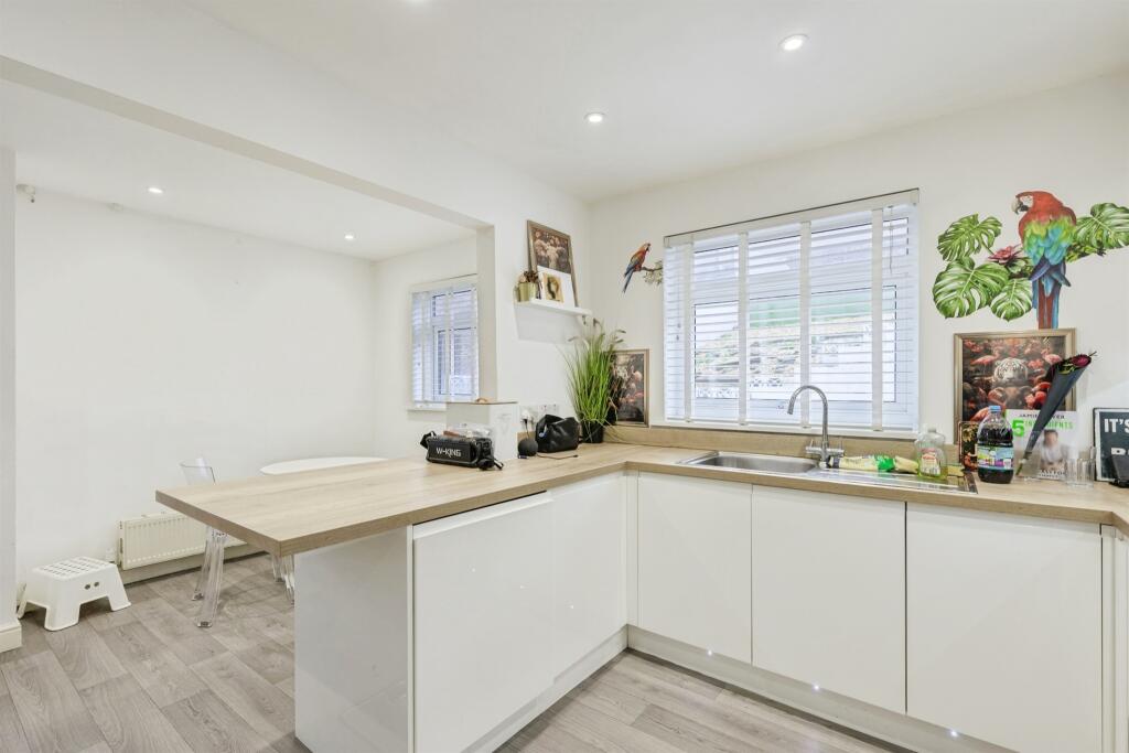 House in Plymouth - View 5