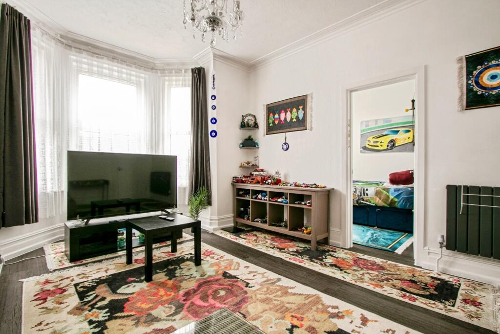 Apartment in Bournemouth - More