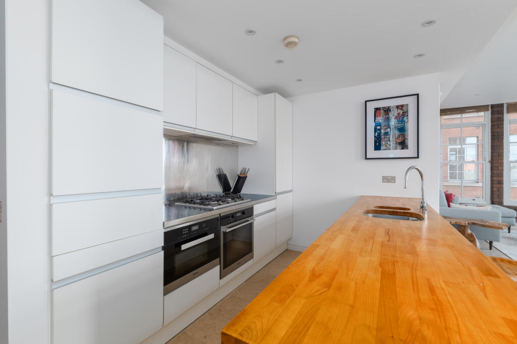Apartment in London - More