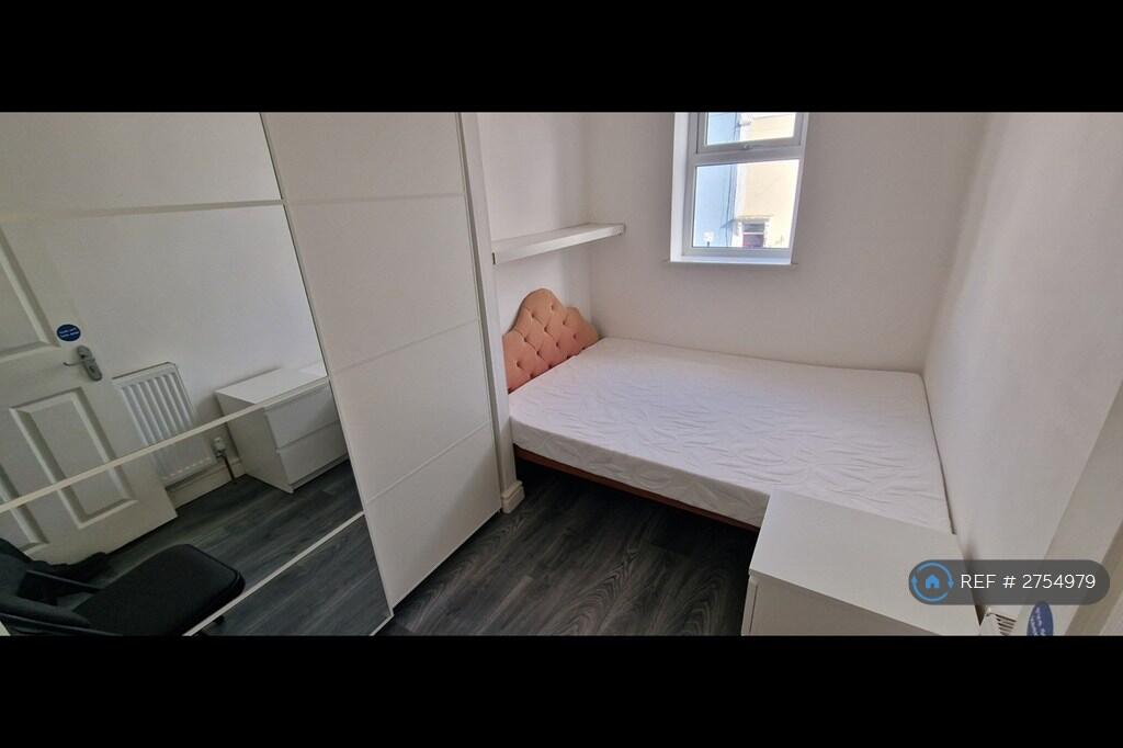 1 bedroom house share for rent