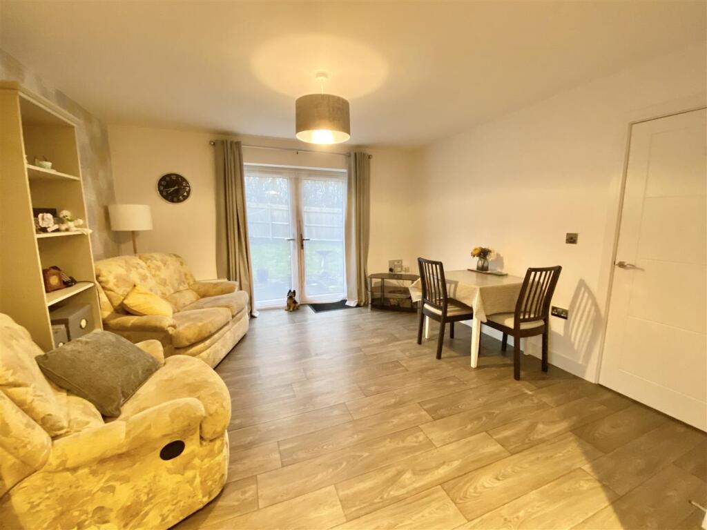 30 Drapers Rise, Shrewsbury, SY3 9FN photo 2