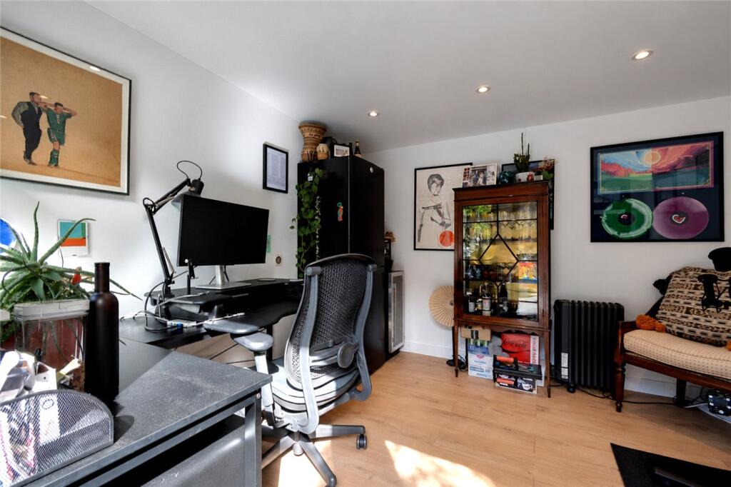 Apartment in London - View 5