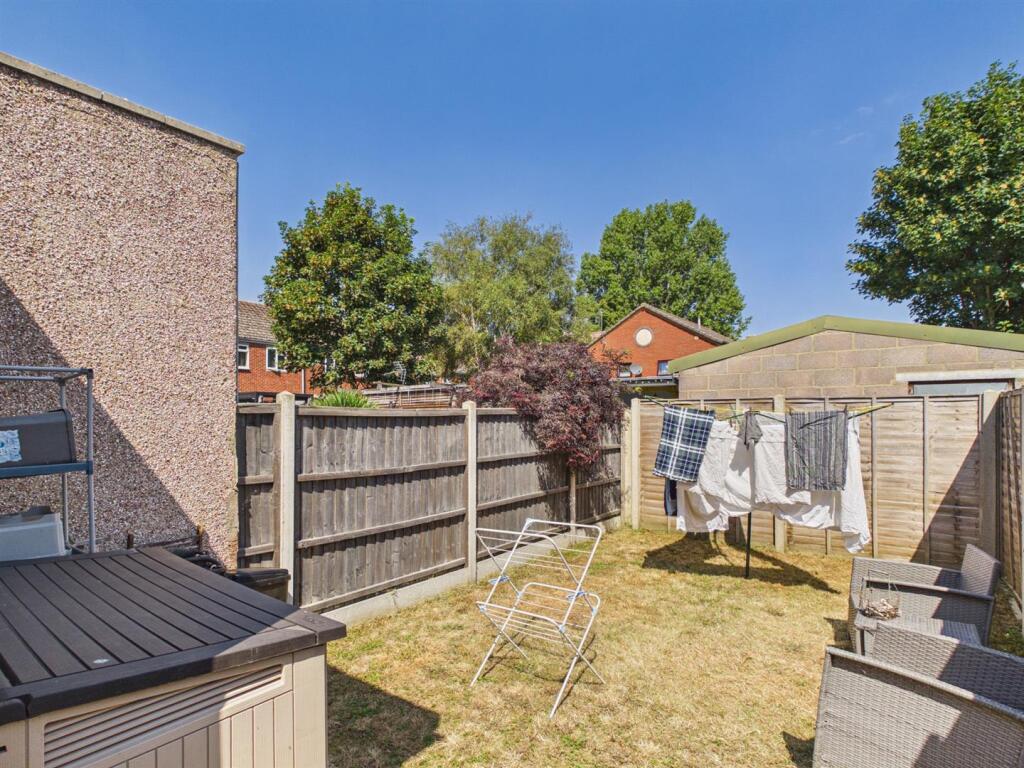 House in Gloucester - View 4