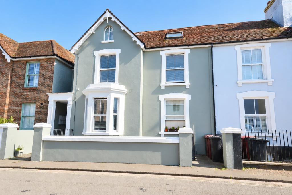 Main image of property: Oving Road, Chichester, West Sussex, PO19 7EJ