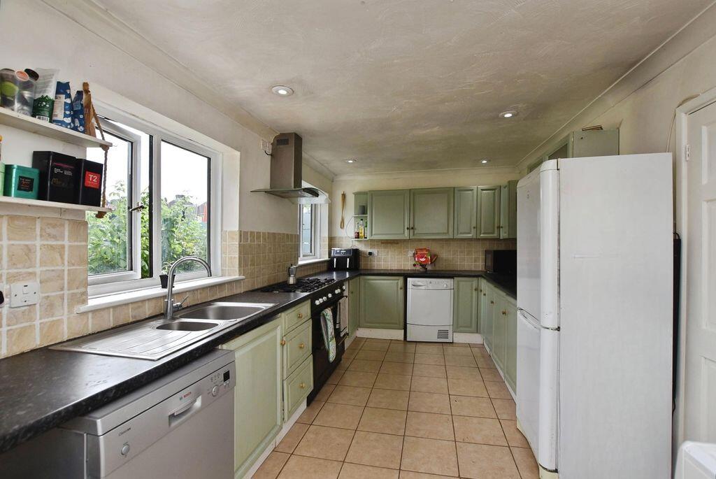 Hulse Road, Salisbury                   ***VIDEO TOUR*** photo 4