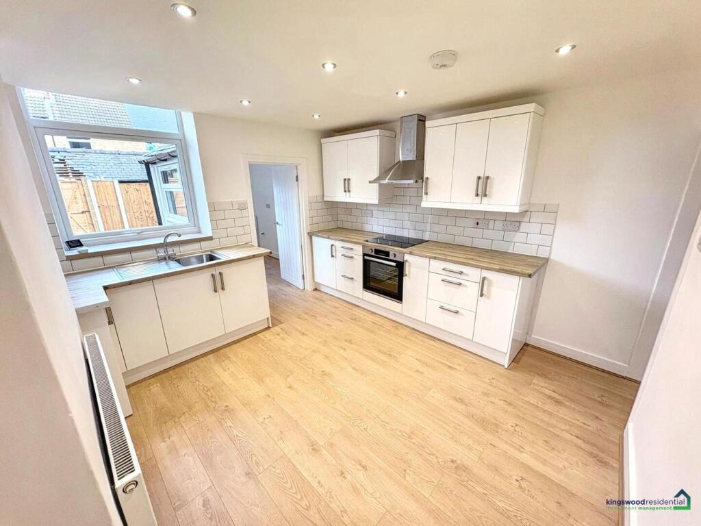 Main image of property: Parkers Lane, Mansfield Woodhouse, NG19 8AT