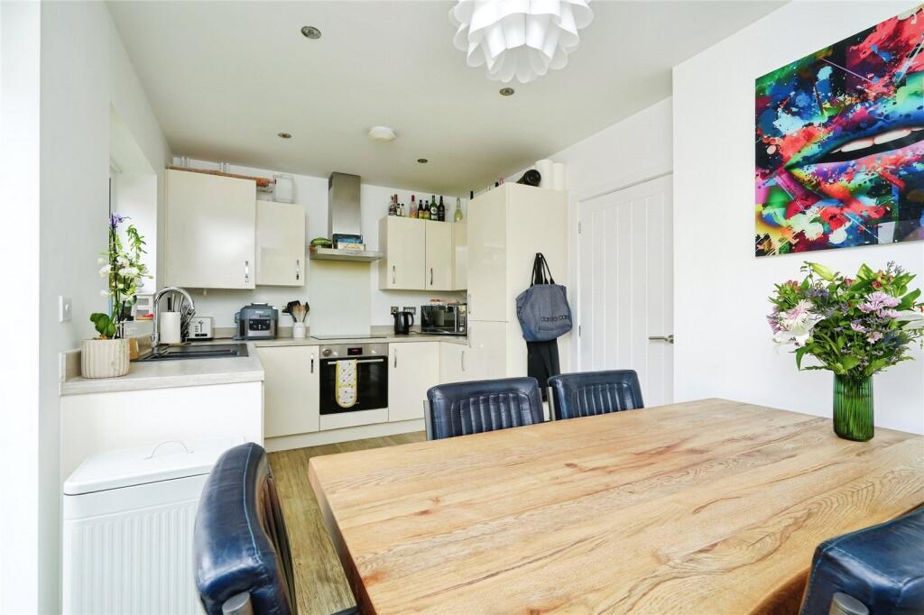 House in Cotswold, Bourton-on-the-Water - View 3