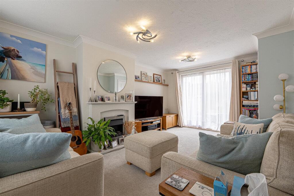 Plantagenet Crescent, Bournemouth photo 3
