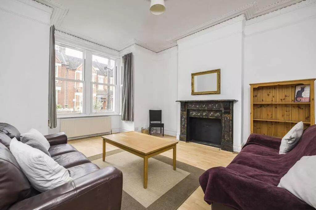 House in London - View 4