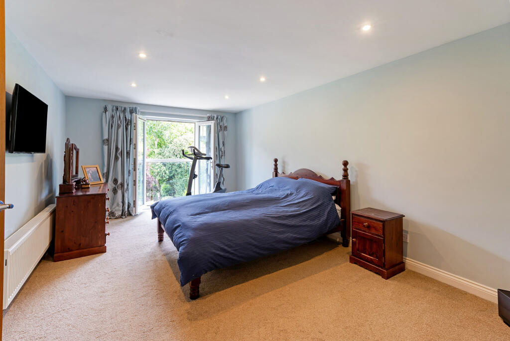 Hale House Lane, Churt, Farnham, GU10 - More