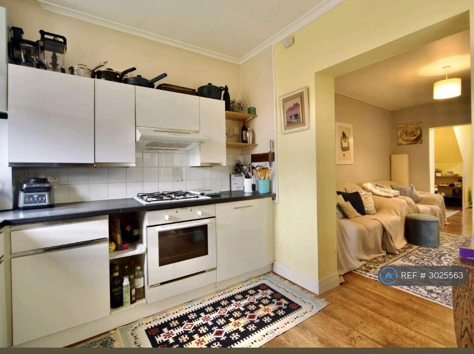 Apartment in London - More