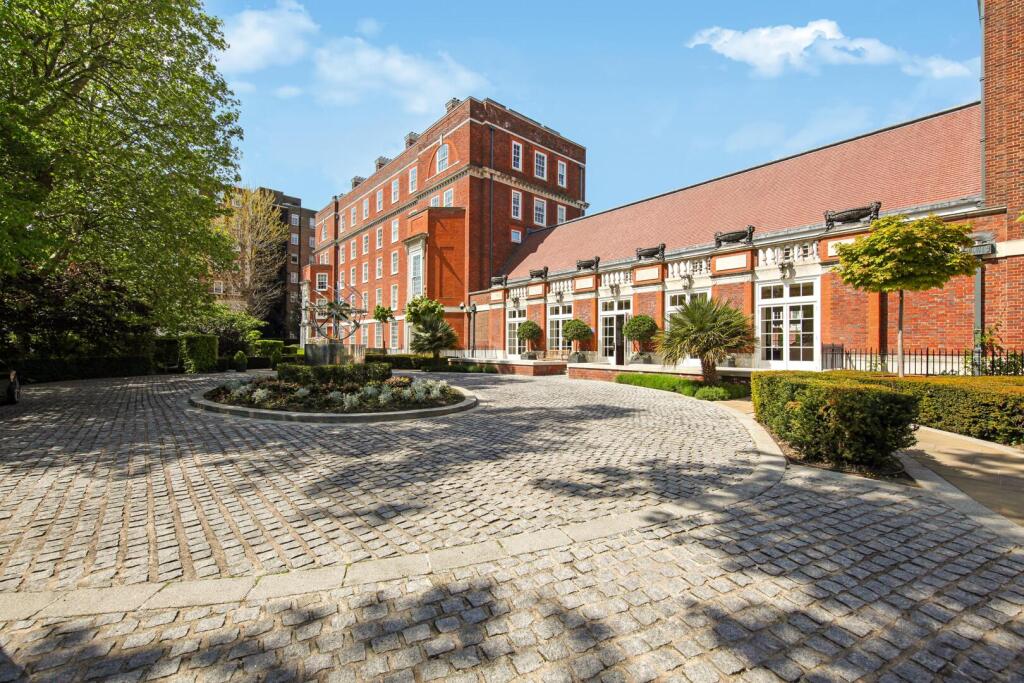 Main image of property: Duchess Of Bedfords Walk, London