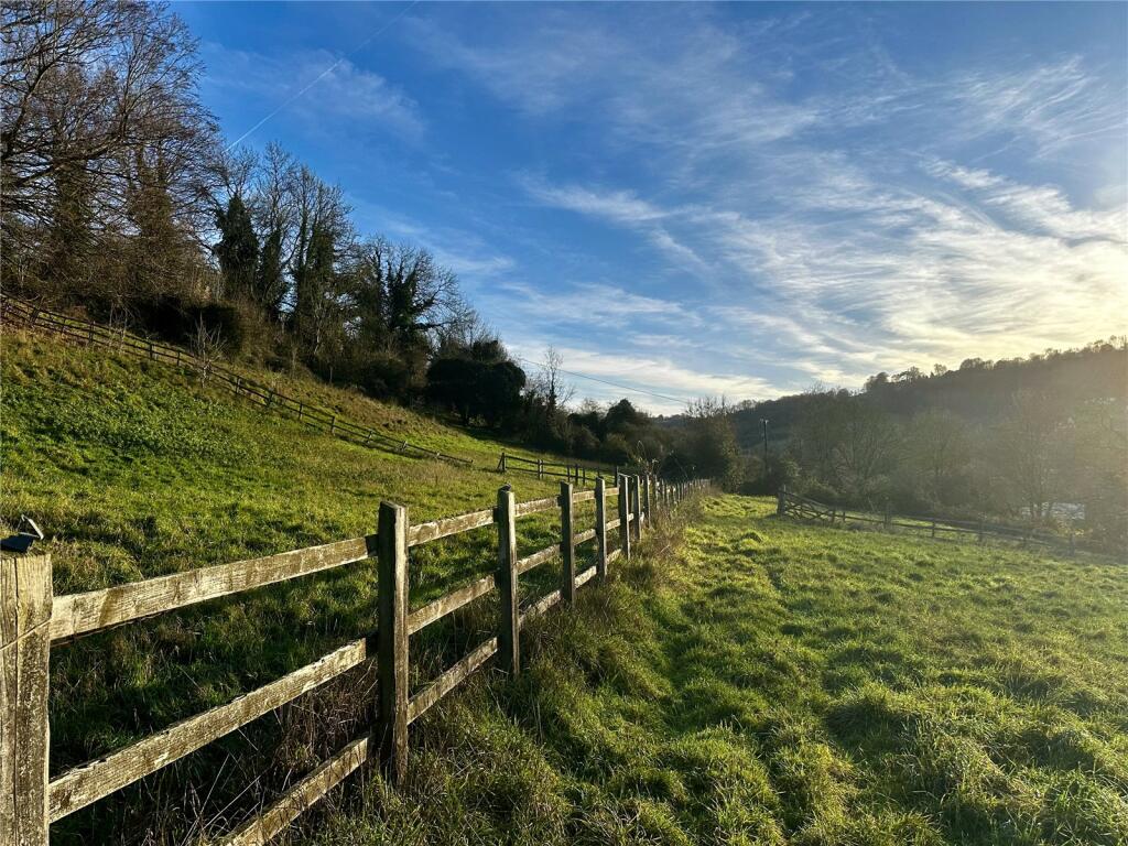 Main image of property: London Road, Thrupp, Stroud, Gloucestershire, GL5