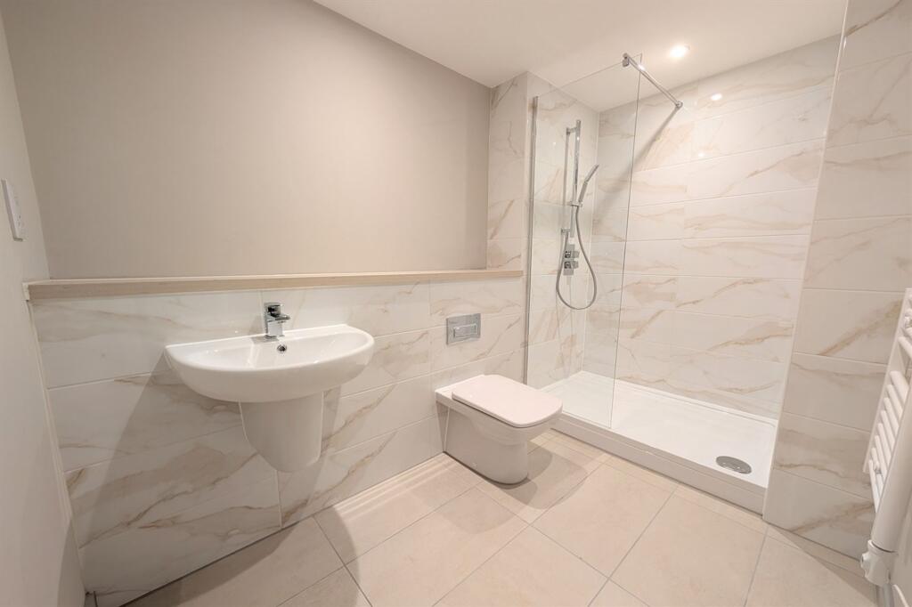 Minerva Place, Lymm, WA13 photo 4