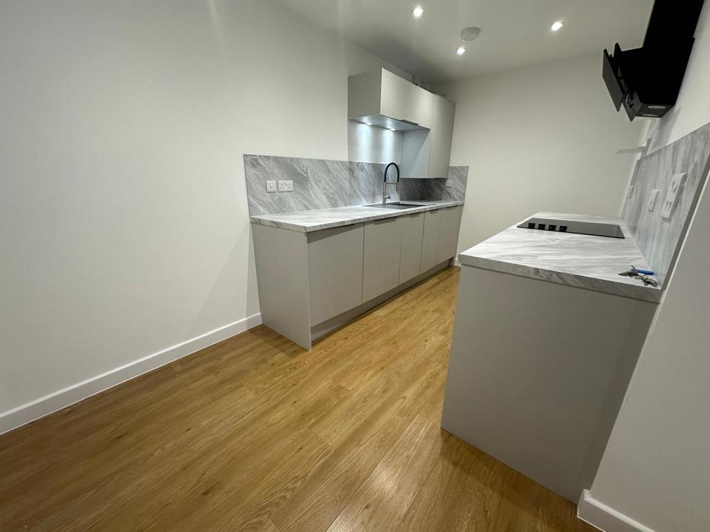 Apartment in Eastleigh, Hound - View 5