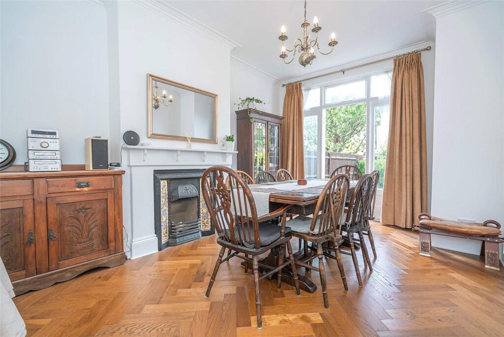 House in London, Haringey Heartlands, Hornsey - View 3