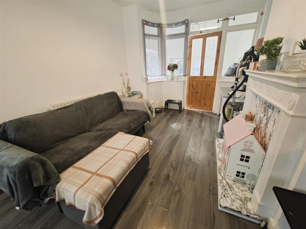 House in Birmingham, Lyndon Green - View 3