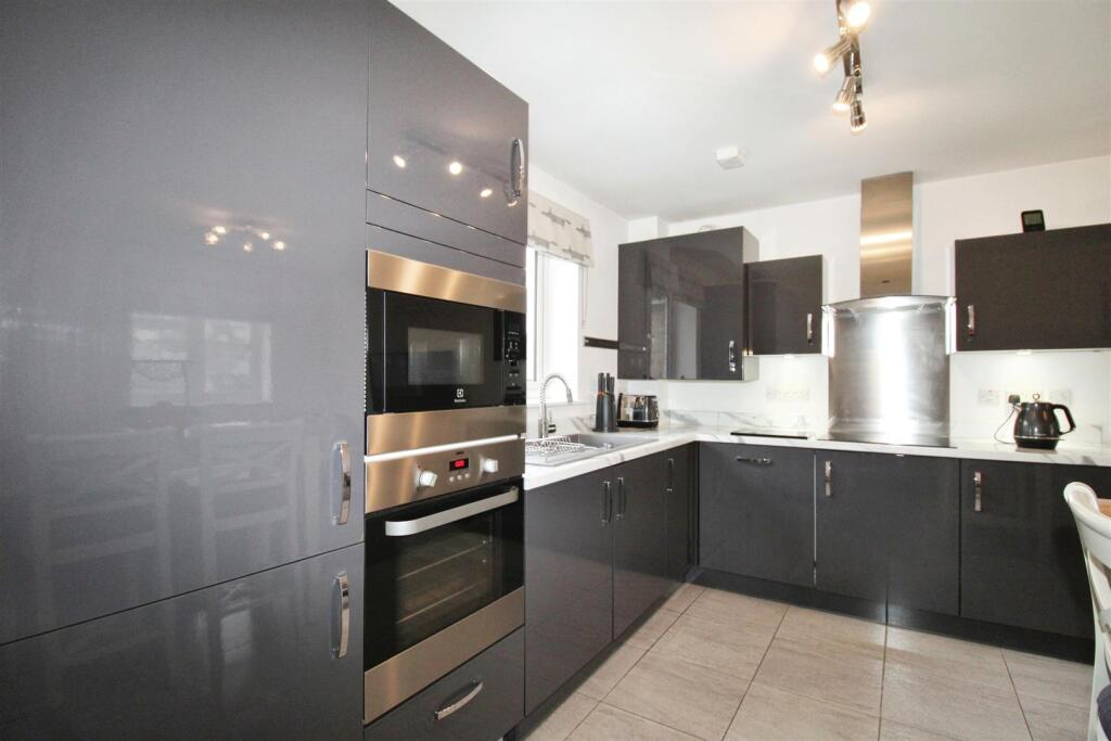 Apperdale, Bradford, BD10 0FB photo 2