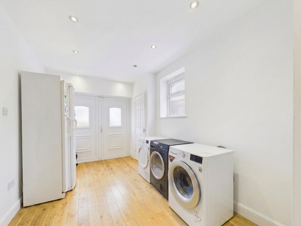 Whitby Road, Ruislip, HA4 photo 5