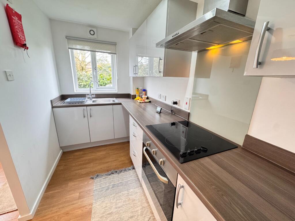 House in Toddington, Central Bedfordshire - View 3