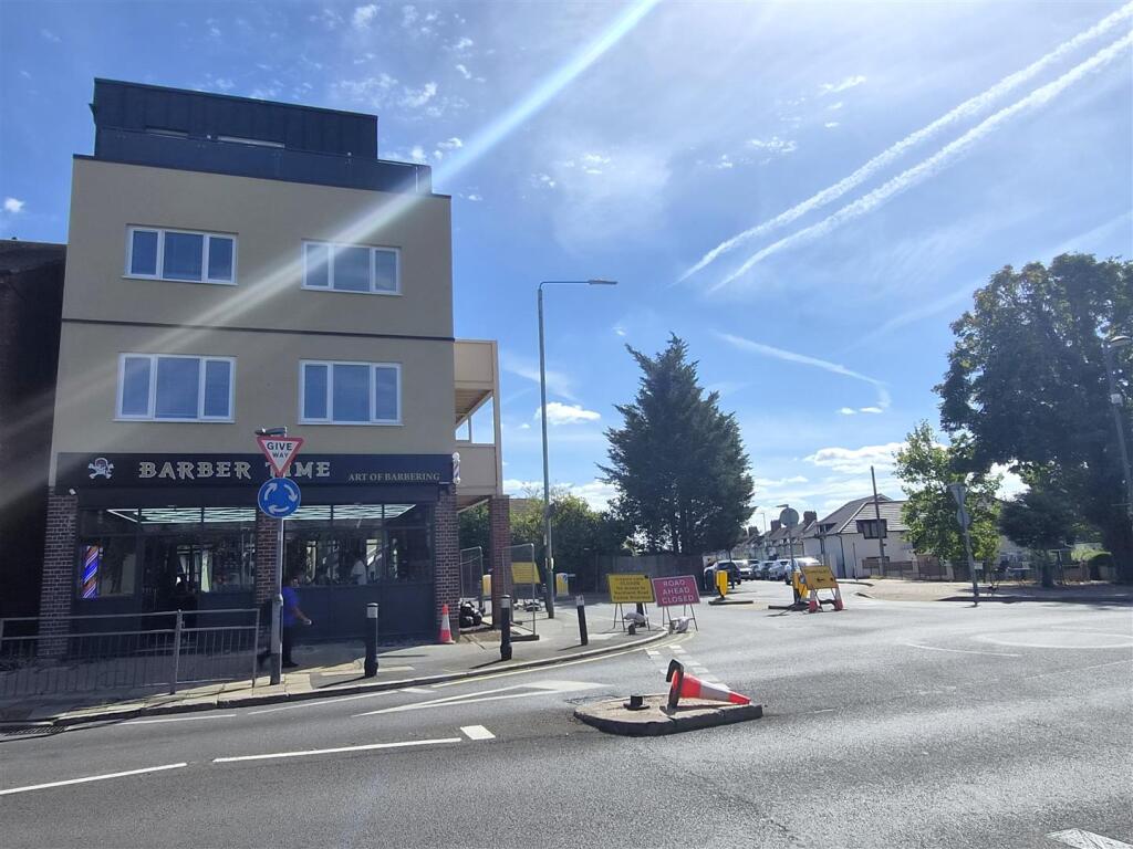 Apartment in Dartford - View 5