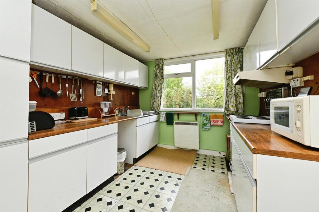 Willow Drive, Setchey, King's Lynn photo 3