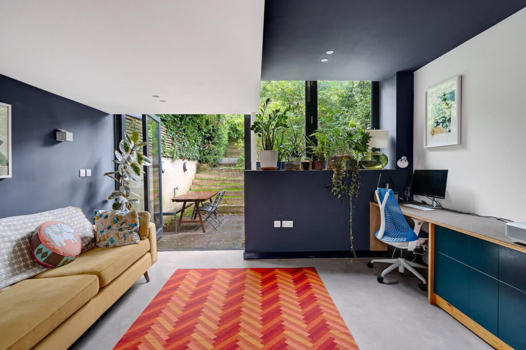 House in London - View 5