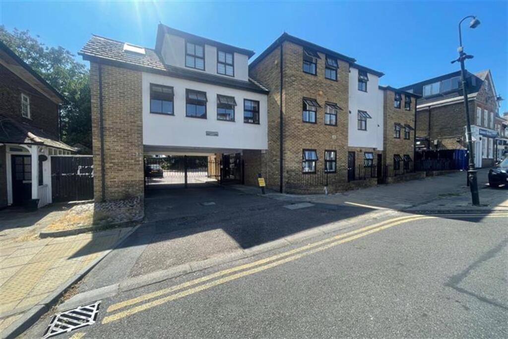 Main image of property: Hastingwood Court 166-168, Queens Road, Buckhurst Hill, IG9