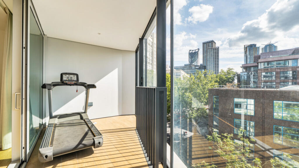 Apartment in London - More