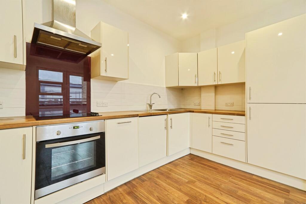 Additional image 4 of Dockfield Terrace, Shipley