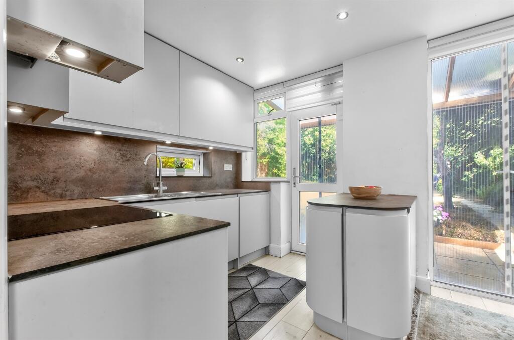 House in Hatfield, Hilltop - View 4