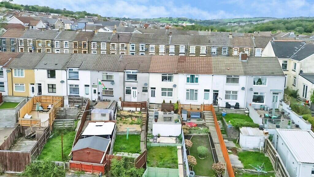 2-bed terraced on Llewellyn Street, Gilfach, £140,000